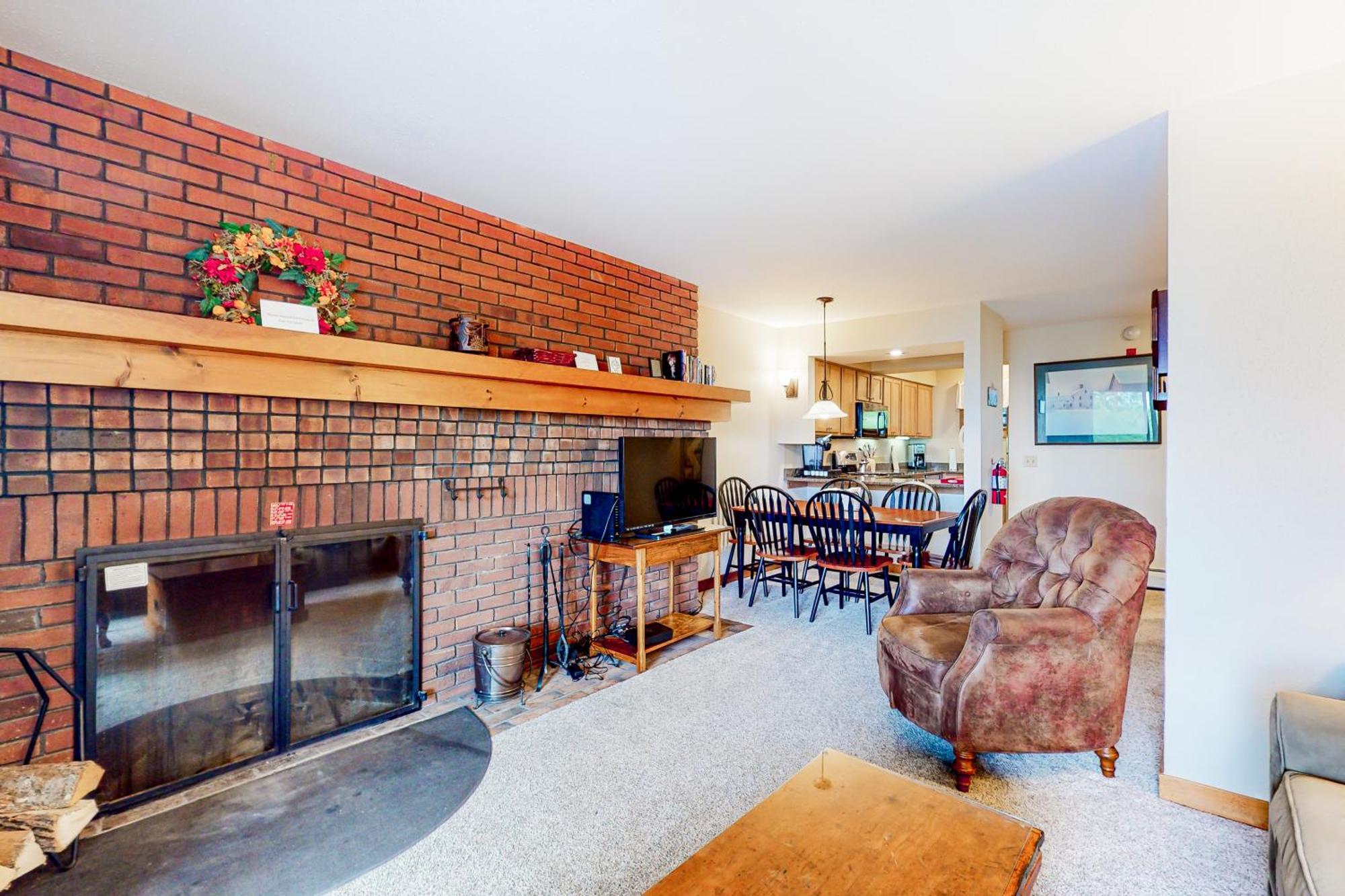 Sunrise Village Killington Room photo