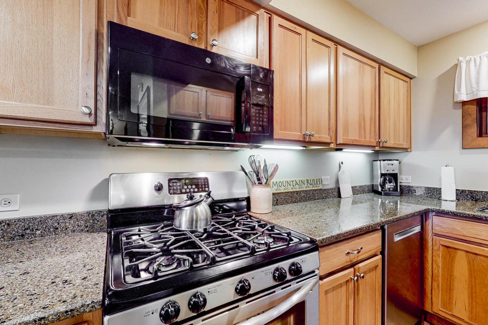 Sunrise Village Killington Room photo